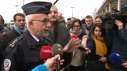 La colère des gardiens de Condé-sur-Sarthe (Orne) ne retombe pas ce mercredi 6 mars après l’agression d’un collègue au couteau par deux détenus.