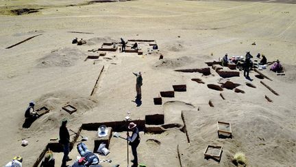 Fouilles archéologiques à Wilamaya Patjxa au Pérou où on a trouvé une sépulture de femme accompagné d'outils de chasse. (RANDALL HAAS / UC DAVIS AFP)