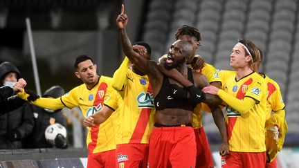 Seko Fofana a marqué un doublé qui a permis aux Lensois d'arracher le match nul contre Lille (2-2), et de disputer les tirs au but, le 4 janvier 2022 en Coupe de France. (FRANCOIS LO PRESTI / AFP)