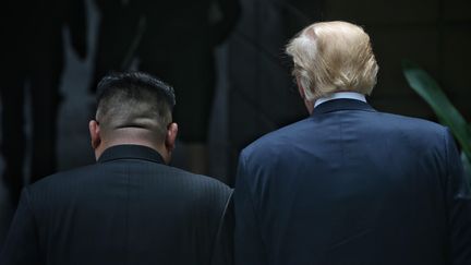 Kim Jong-un et Donald Trump mardi 12 juin 2018 à Singapour. (KEVIN LIM / THE STRAITS TIMES / AFP)