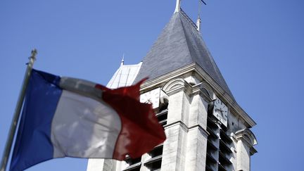 Le suspect interpell&eacute; dimanche 19 avril &agrave; Paris aurait pr&eacute;vu de commettre un attentat contre l'&eacute;glise Saint-Cyr-Sainte-Juliette, &agrave; Villejuif (Val-de-Marne), photographi&eacute;e mercredi 22 avril 2015.&nbsp;&nbsp; (KENZO TRIBOUILLARD / AFP)