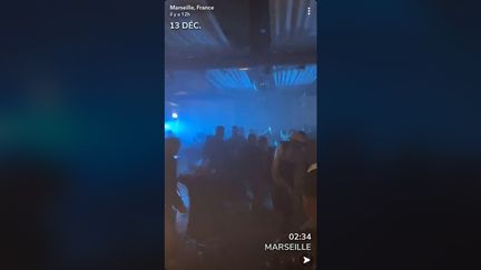 Vidéo postée sur Snapchat d'une fête clandestine à Marseille, le 13 décembre 2020. (CAPTURE D'ÉCRAN)