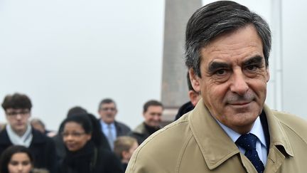 Le candidat des Républicains à la présidentielle, François Fillon, à Sablé-sur-Sarthe, le 11 décembre 2016.&nbsp; (JEAN-FRANCOIS MONIER / AFP)