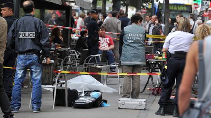 La police scientifique sur les lieux de la fusillade, le 11 octobre 2012. (GERARD JULIEN / AFP)