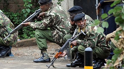 Nairobi (Kenya), le 23 septembre 2013.&nbsp;Les affrontements se poursuivent dans l'apr&egrave;s-midi (SIMON MAINA / AFP)