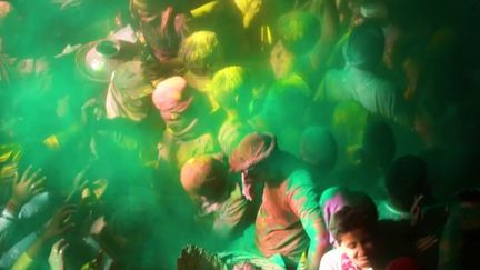 L’Inde célèbre “Holi” et le début du printemps