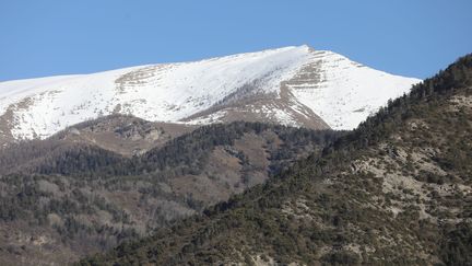 Faible enneigement sur les sommets dans les Alpes-Maritimes, le 5 janvier 2023. (JEAN FRANCOIS OTTONELLO / MAXPPP)