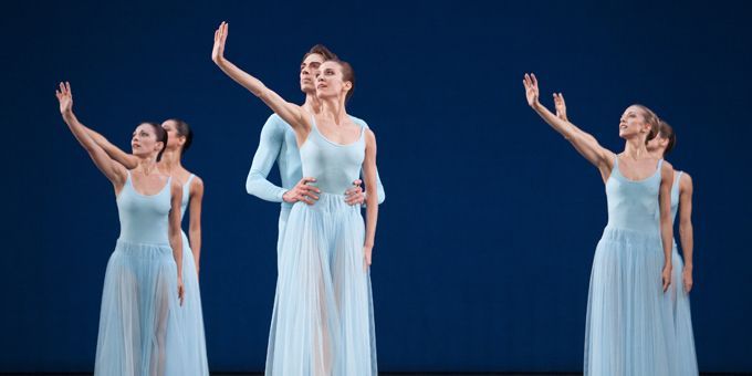 &quot;Sérénade&quot;
 (Sébastien Mathé / Opéra national de Paris)