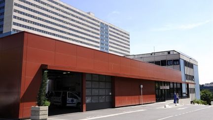 Le service d'urgence de l'hôpital Henri-Mondor à Créteil (Val-de-Marne), où a eu lieu la greffe totale de visage (AFP - Bertrand Guay)