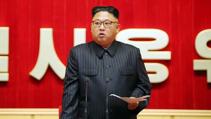Photo non datée de Kim Jong-un, le dirigeant nord-coréen, rendue publique le 4 août 2016 par KCNA, l'agence officielle du régime de Pyongyang. (KCNA / AFP)
