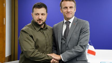 Ukrainian President Volodymyr Zelensky and French Head of State Emmanuel Macron, during the summit of the European Political Community in Granada (Spain), October 5, 2023. (LUDOVIC MARIN / AFP)