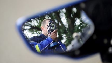 L'automobiliste a &eacute;t&eacute; flash&eacute;&nbsp;sur la RD 1085 au niveau de la commune de Saint-Th&eacute;offrey,&nbsp;non loin de Grenoble (Is&egrave;re).&nbsp; (JEAN-SEBASTIEN EVRARD / AFP)