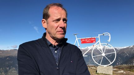 Christian Prudhomme, directeur du Tour de France, présentait le 14 octobre 2019 une nouvelle étape alpine de l'épreuve : le col de la Loze. (FABRICE RIGOBERT / FRANCE-INFO)
