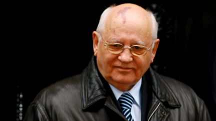 L'ancien dirigeant de l'Union soviétique Mikhaïl Gorbatchev, le 28 janvier 2008 à Londres (Royaume-Uni).&nbsp; (BEN STANSALL / AFP)