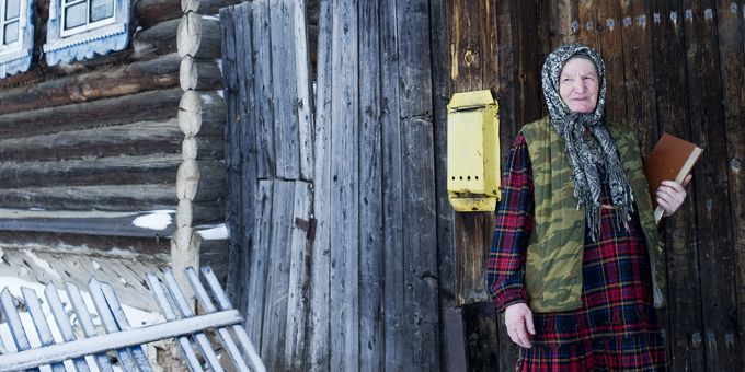 Zoya Dorodova, 72, une des babouchkas devant sa maison
 (Natalia Kolenikova)