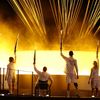 Charles-Antoine Kouakou, Nantenin Keïta, Fabien Lamirault, Alexis Hanquinquant et Elodie Lorandi allument la vasque des Jeux paralympiques, le 28 août 2024 à Paris. (FRANCK FIFE / AFP)