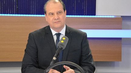 Jean-Christophe Cambadélis, invité de franceinfo en avril 2017. (JEAN-CHRISTOPHE BOURDILLAT / FRANCE-INFO)