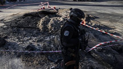 Guerre en Ukraine : à Kiev, les habitants craignent de nouveaux bombardements (METIN AKTAS / ANADOLU AGENCY / AFP)