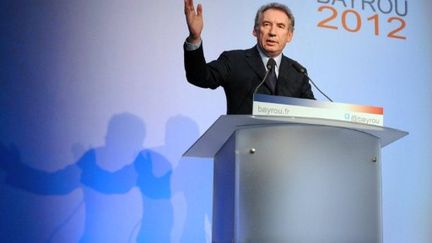 François Bayrou à Pau, samedi 10 décembre, tient son premier meeting de campagne. (ALAIN JOCARD / AFP)