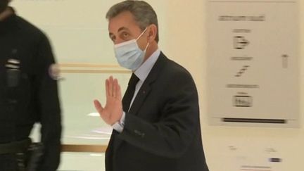 Procès des sondages de l'Élysée : Nicolas Sarkozy est attendu à la barre (France 3)