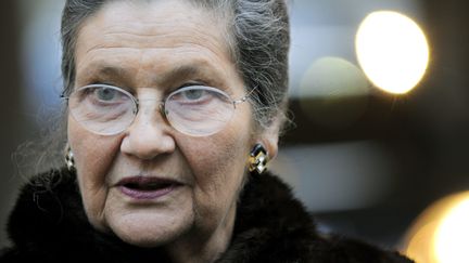 Simone Veil arrive à l'Académie française, le 21 janvier 2010, à Paris.&nbsp; (MAXPPP)