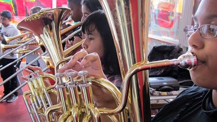 Orchestre à l&#039;école : la Batucada-Fanfare du collège des Petits Ponts (Clamart, Hauts-de-Seine) joue au Sénat pour la Fête de la Musique 2012
 (Laurence Houot-Remy)