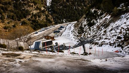 La station de ski du Puigmal (Pyrénées-Orientales), le 30 décembre 2022. (JC MILHET / HANS LUCAS / AFP)