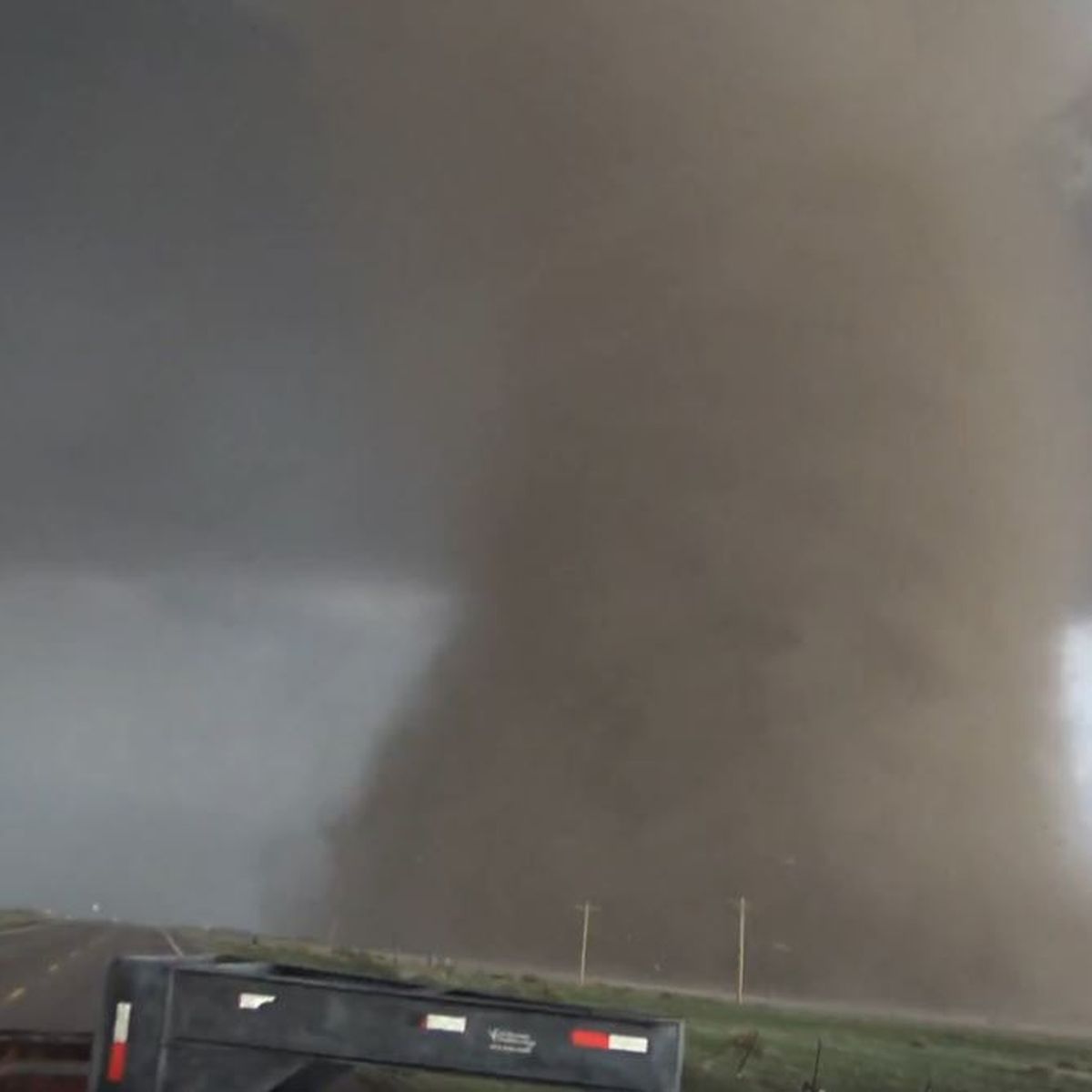 Video Etats Unis Un Meteorologue S Aventure Au Cœur D Une Tornade Dans Le Colorado