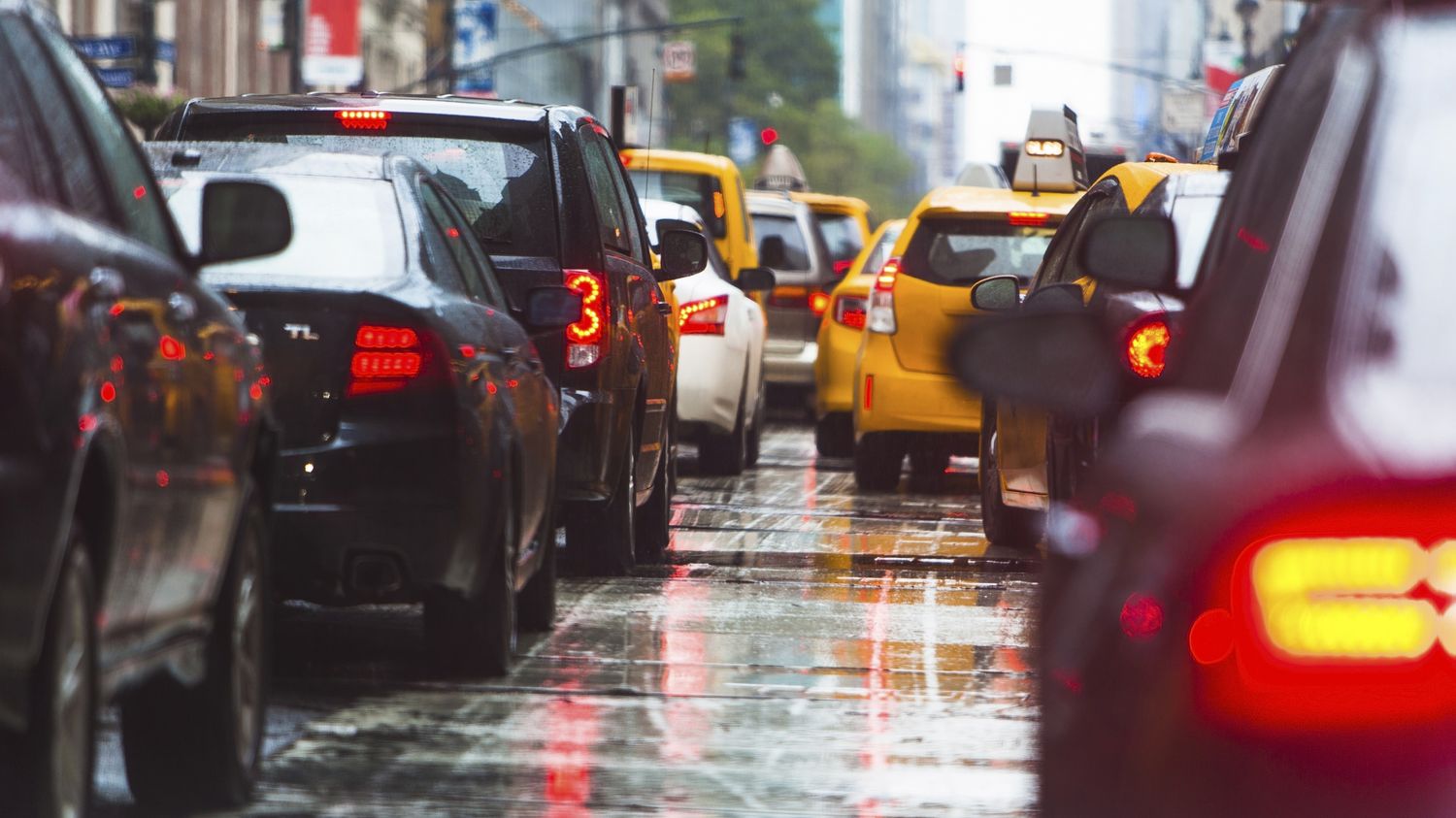 Chemin Dangereux Inégal De Vague D'icône De Route Inégale Avec Le