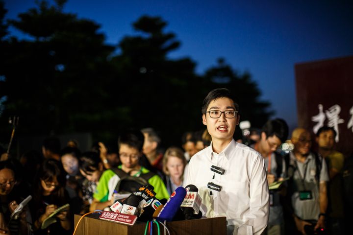 Andy Chan, 25 ans, l'un des leaders de la contestation contre Pékin (Chine), s'exprime lors de la manifestation réclamant l'indépendance de Hong Kong, vendredi 5 août 2016. (ANTHONY WALLACE / AFP)