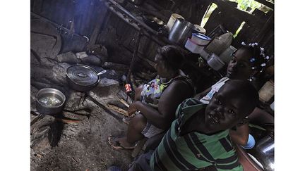 «Je n'ai jamais été dans la capitale et je ne connais même pas Haïti», dit-elle. Virgilia ne sait pas si elle y a de la famille. De son côté, cinq générations sont nées en République dominicaine.
 
 (REUTERS / Ricardo Rojas )