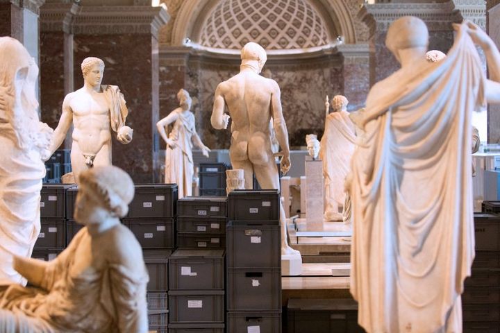 Dans les réserves du Louvre, le 3 juin 2016
 (GEOFFROY VAN DER HASSELT / AFP)