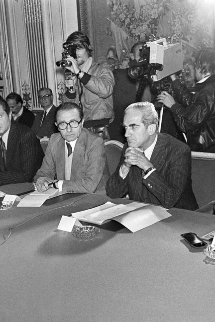 De droite à gauche : le ministre du Travail, Robert Boulin, le&nbsp;ministre de la Justice, Alain Peyrefitte, et le ministre de l'Intérieur, Christian Bonnet, le 4 juillet 1978, à Matignon (Paris). (PAVUNIC / AFP)