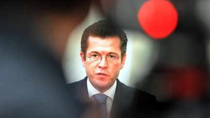 Le ministre allemands de la Défense, Karl-Theodor zu Guttenberg, accusé de plagiat dans sa thèse de doctorat (AFP - TOBIAS KLEINSCHMIDT)