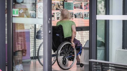 120&nbsp;000&nbsp;cas de Covid-19 par jour ont été enregistrés en moyenne cette dernière semaine. (LUC NOBOUT / MAXPPP)