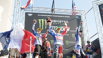 Benoît Paturel, Gautier Paulin et Romain Febvre ont triomphé sous le maillot tricolore au Motocross des Nations à Maggiora (Italie) (FABIO AVERNA / NURPHOTO)