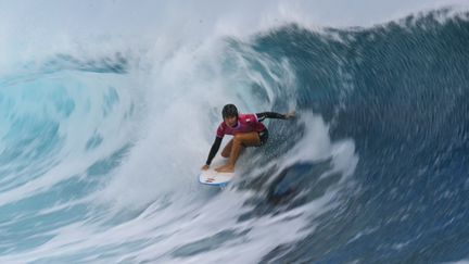 Johanne Defay lors de son match pour la médaille de bronze, le 6 juillet 2024 à Tahiti. (JEROME BROUILLET / AFP)