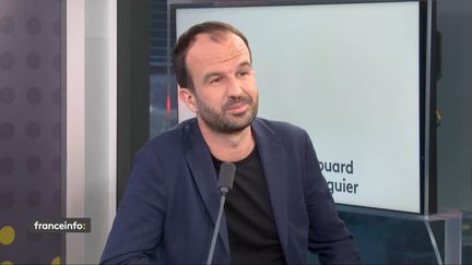 Manuel Bompard, directeur de campagne de Jean-Luc Mélenchon, était l'invité de franceinfo vendredi 18 mars 2022. (CAPTURE ECRAN / FRANCEINFO)