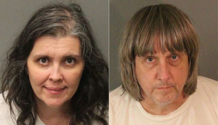 Montage photo réalisé le 15 janvier 2018 de Louise et David Turpin, couple californien accusé de torture sur leurs 13 enfants. (JOSE ROMERO / RIVERSIDE COUNTY SHERIFF'S DEPAR)