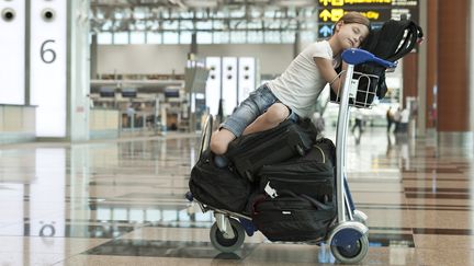 Selon une &eacute;tude allemande, de nombreux bagages contiendraient des phtalates, reconnus comme &eacute;tant toxiques pour l'homme. (THIERRY FOULON / AFP)