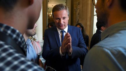 Nicolas Dupont-Aignan à l'Assemblée nationale, à Paris, le 27 juin 2017.&nbsp; (CHRISTOPHE ARCHAMBAULT / AFP)