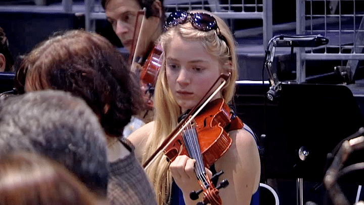 Jeune muscienne de l'Académie philharmonique Provence Méditerranée
 (France 3 / Culturebox)