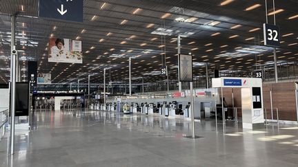 L'aéroport d'Orly vide, à quelques heures de la fermeture officielle du site, pour cause d'épidémie de coronavirus. (NOÉMIE BONNIN / RADIO FRANCE)