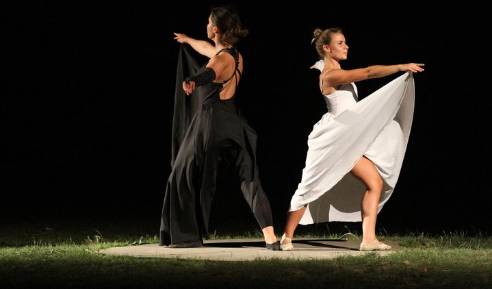 Le spectacle se compose d'une multitude de tableaux. 
 (Les Misérables / Montreuil-sur-mer)