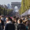 L'avenue des Champs-Elys&eacute;es, le 27 septembre 2015,&nbsp;&agrave; Paris. (PHILIPPE WOJAZER / REUTERS)