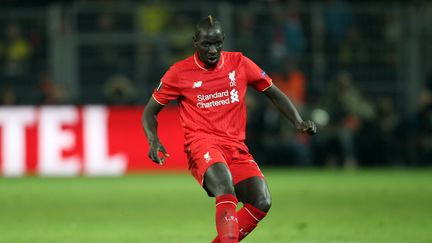 Le défenseur du FC Liverpool Mamadou Sakho, lors du match contre Dortmund en quart de finale de l'Europa League, le 7 avril 2016. (AFP)