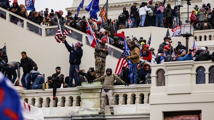 Intrusion violente des partisans de Donald Trump au Capitole : "Une  tentative de coup d'Etat minable", selon le journaliste Sylvain Cypel