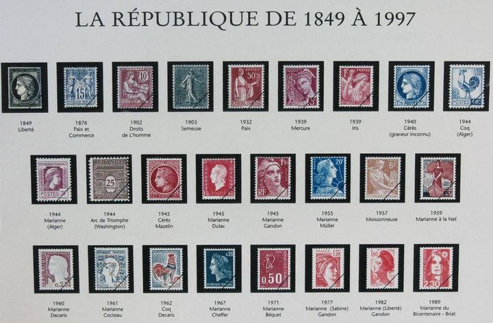 Les visages de la R&eacute;publique depuis 1849, pr&eacute;sent&eacute;s lors du concours national du timbre &agrave; Bordeaux (Gironde), en 2004. ( / MAXPPP)