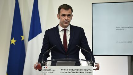 Olivier Véran lors de sa conférence de presse, ce mercredi 23 septembre. (ELIOT BLONDET / POOL)