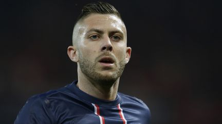 L'attaquant du PSG J&eacute;r&eacute;my M&eacute;nez sur la pelouse du Parc des Princes lors du match de Ligue 1 opposant le PSG &agrave; Valenciennes, le 5 mai 2013. (KENZO TRIBOUILLARD / AFP)